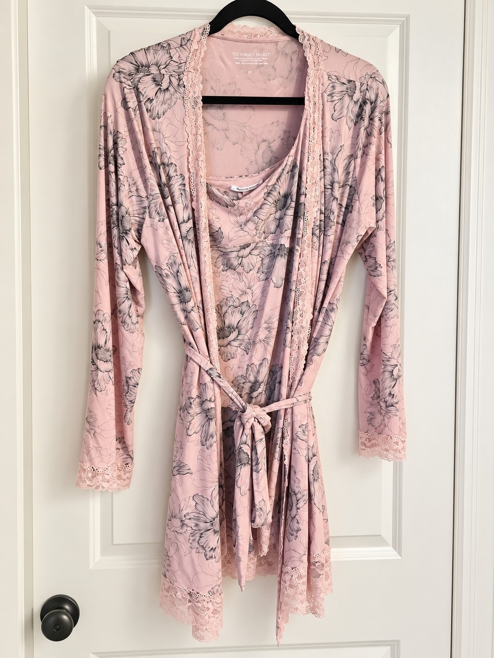 Victoria’s Secret Floral Robe & Cami Set🎀